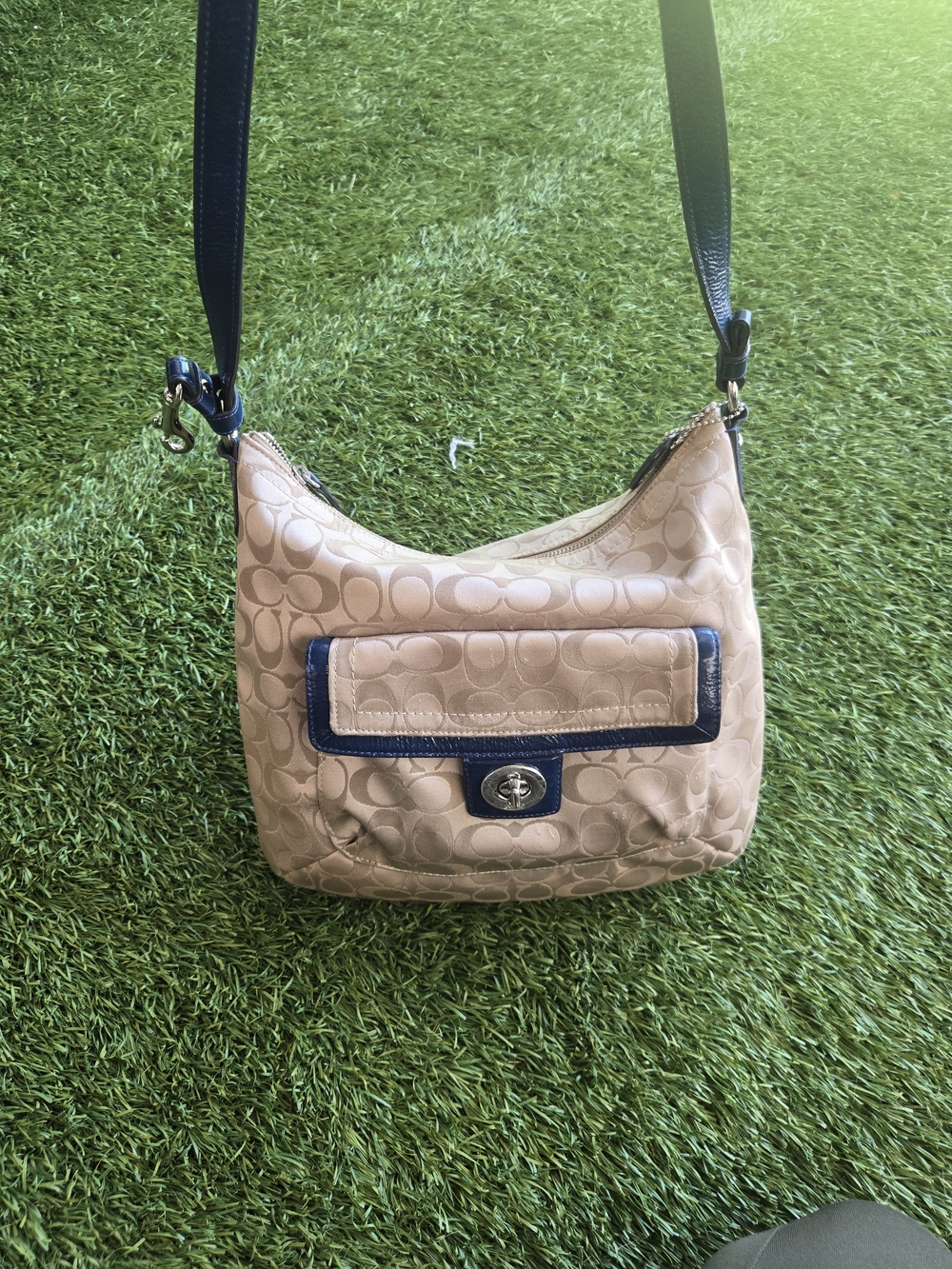 Coach Beige Signature Canvas Shoulder Bag with Navy Trim - Picture 2 of 12